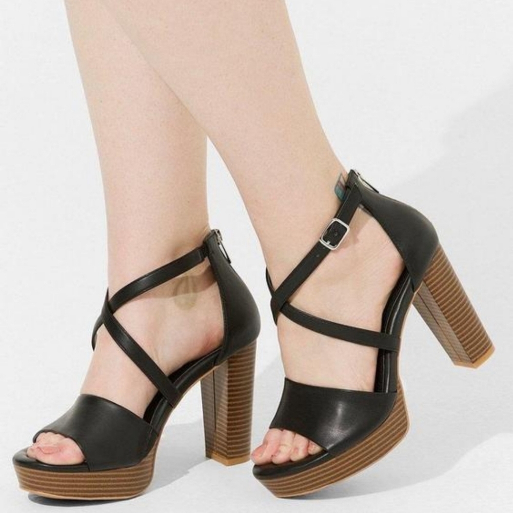 NWT Torrid Crisscross Strap Platform Heels -SAME DAY SHIP - ORDER BY 4PM PST - Picture 3 of 16